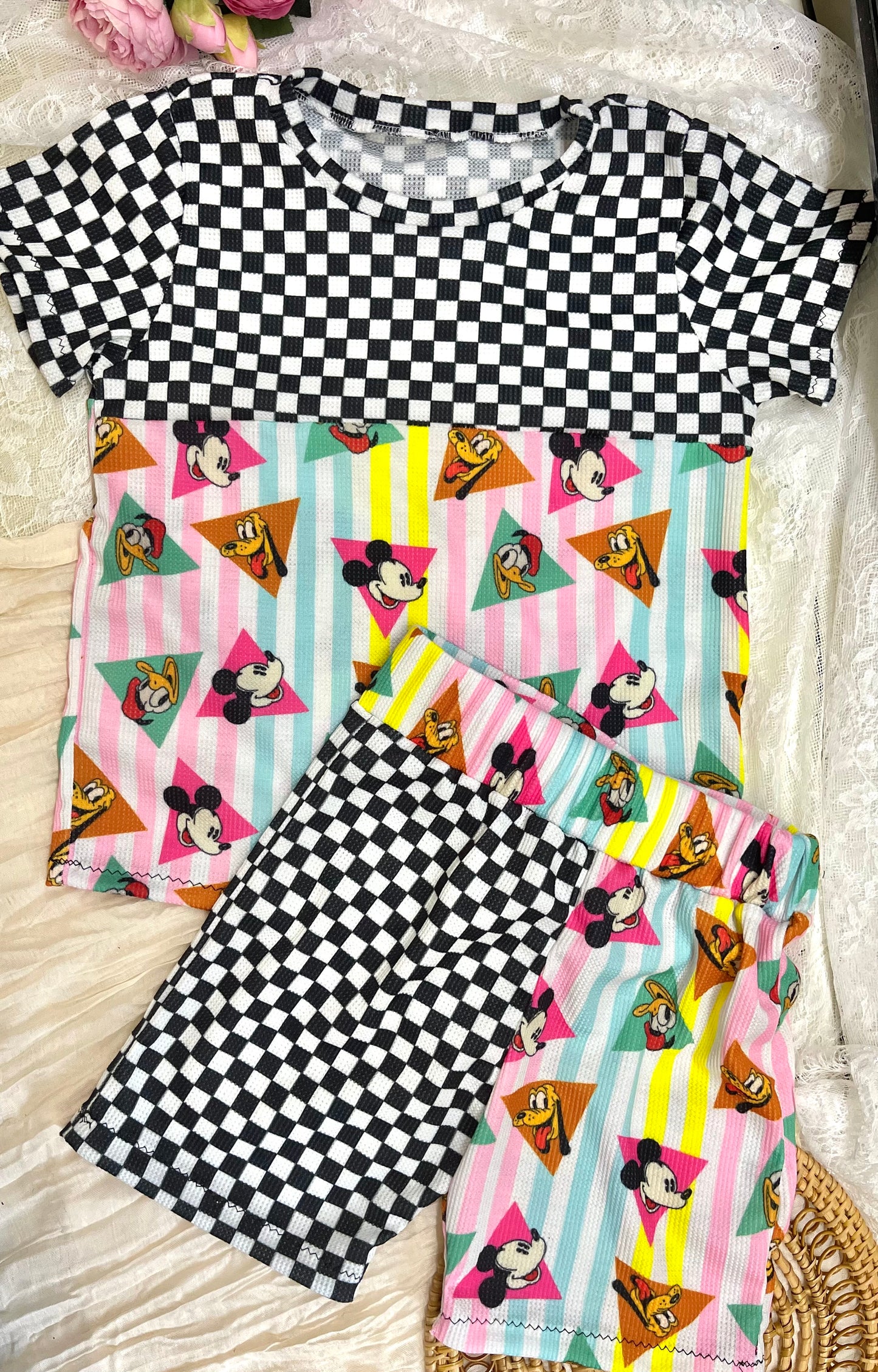 Checkered Friends size 6/7