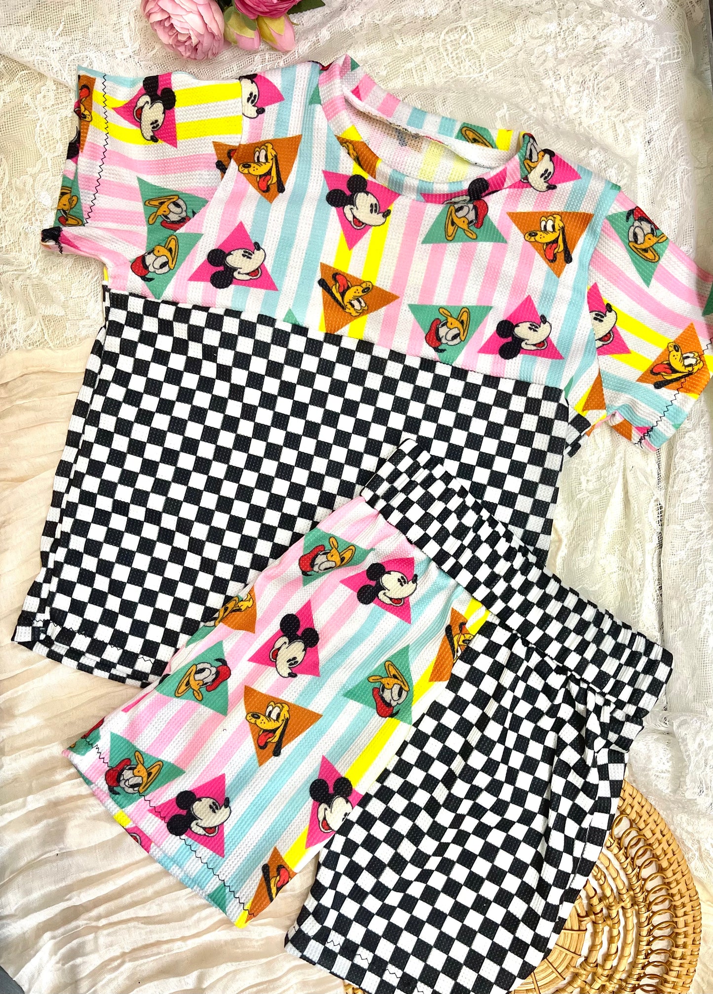 Checkered Friends size 6/7